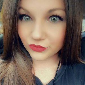 Meet your Posher, Alisha